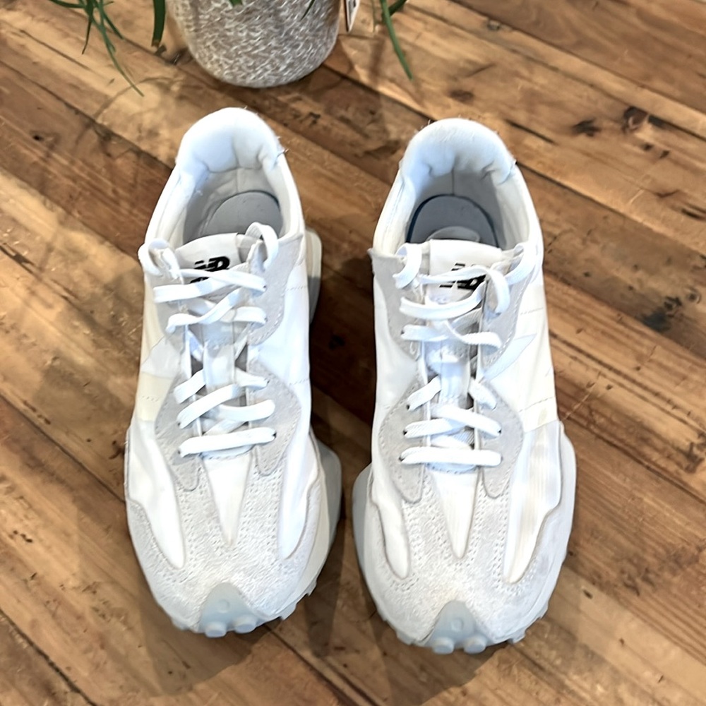 Women’s New Balance 327 size 8.5